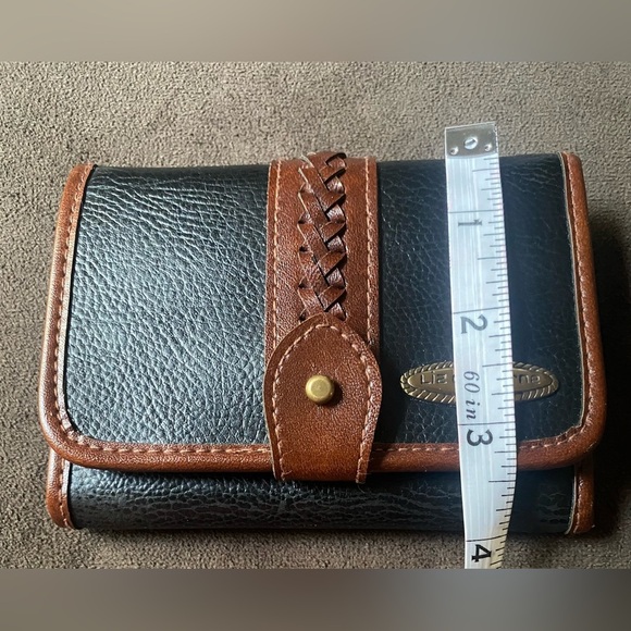 Liz Claiborne Black and Brown wallet - Picture 8 of 9